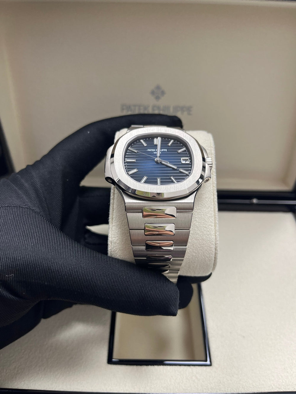 Patek Phillipe Nautilus Silver Metal Quartz Watch