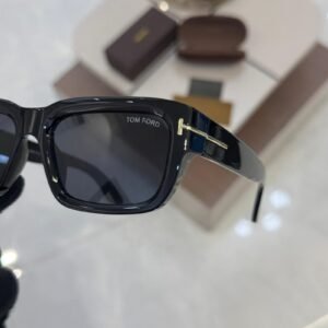 Tom Ford Black Unisex Sunglasses – Luxury Designer Eyewear